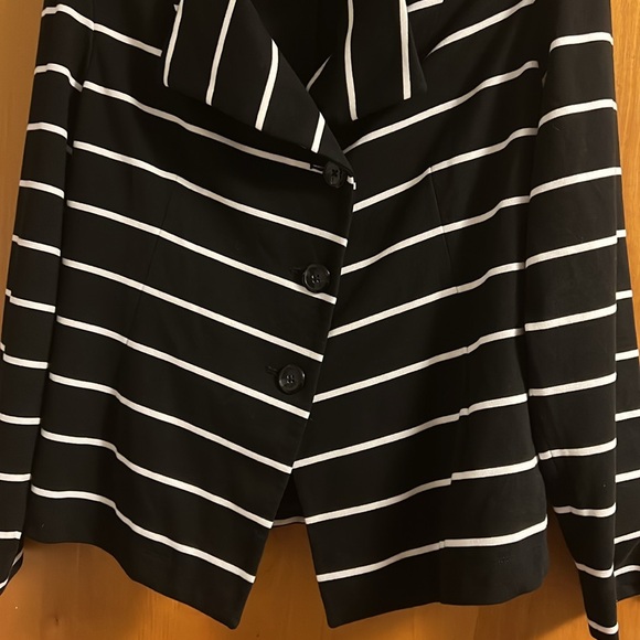 Chicos Blazer Black with White stripes. Size 1 (M size 8) - Picture 3 of 16